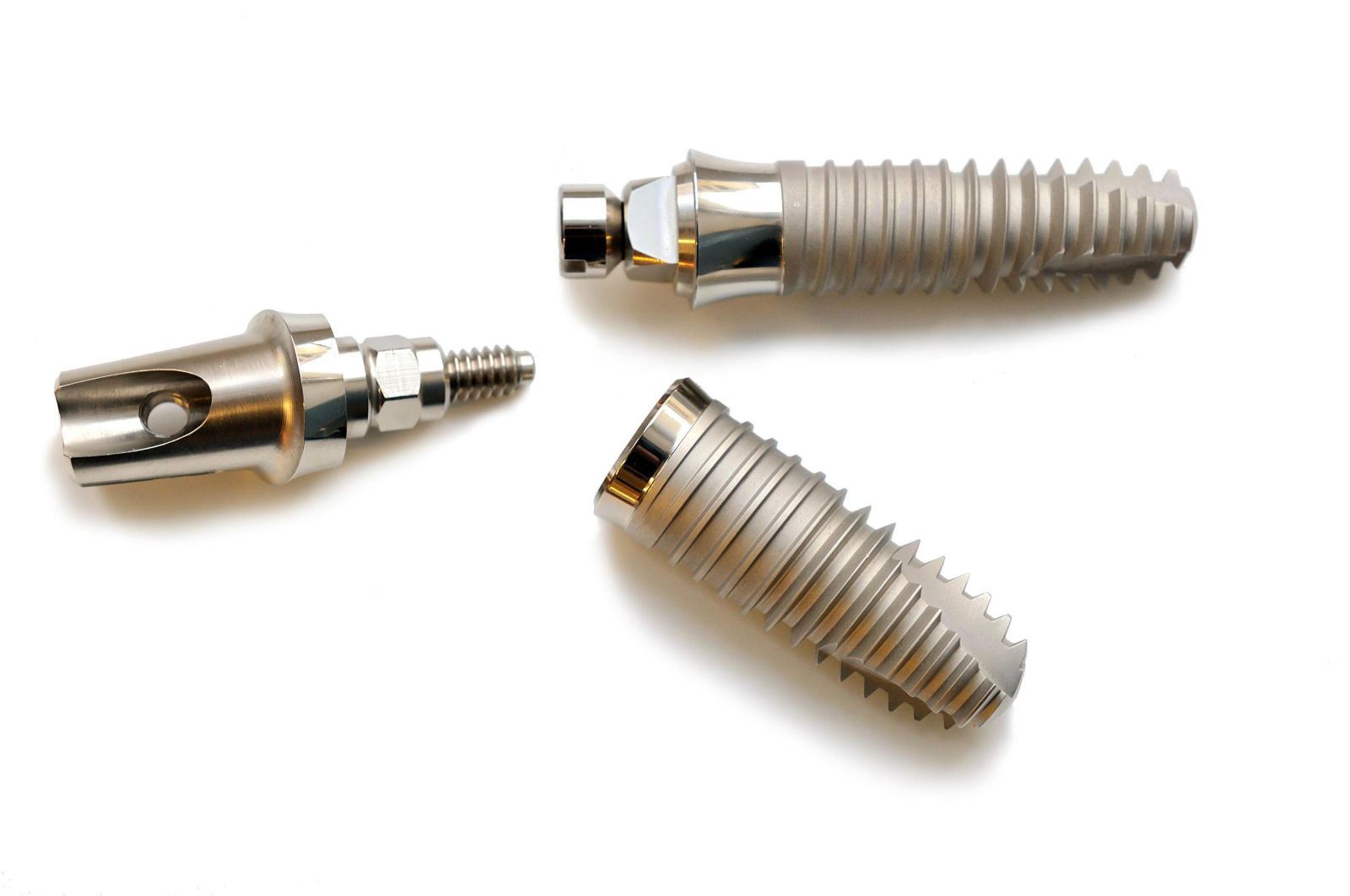implants manufacturers